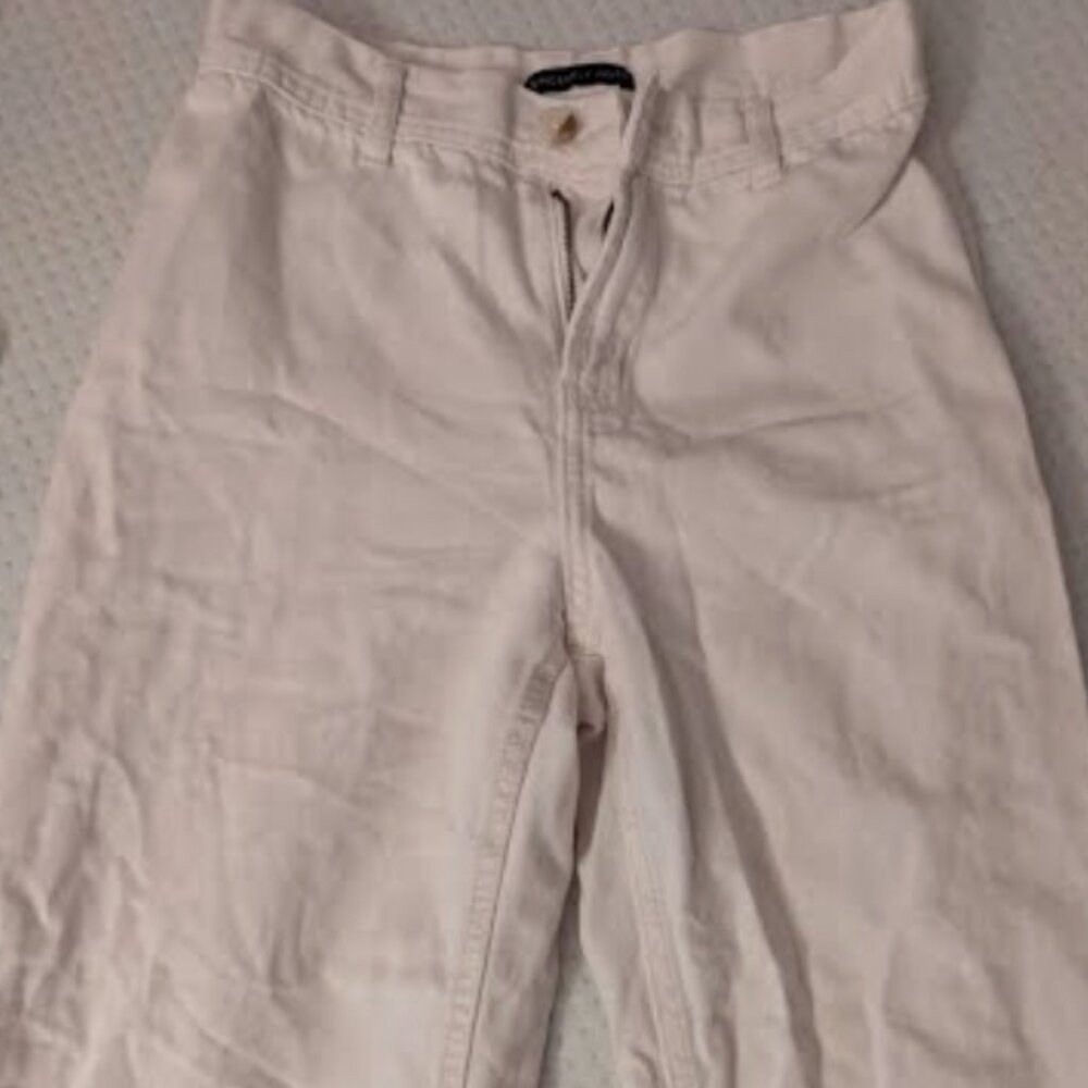 White wide leg cut off pants